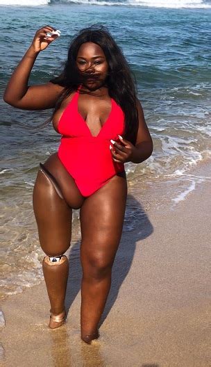 Amputee Lady In Bikini Goes Viral Biesloaded