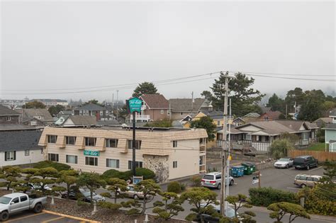 Oceanfront Seaside Hotel. Stay at the Hi Tide in Seaside, Oregon.