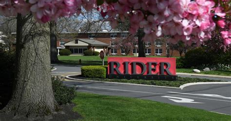 Group Tours for High School & Community Organizations | Rider University