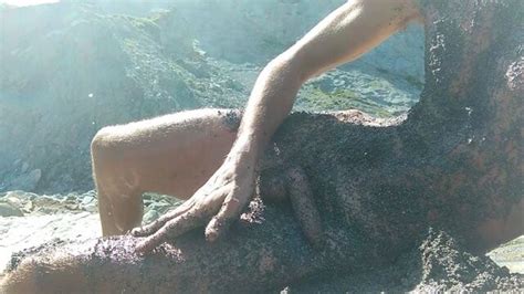 Me Lleno De Barro Y Hago Nudismo En Una Playa Virgen Frente A Una Pareja Gay Pornhub