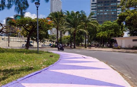 Praça Miguel De Cervantes - Praça Miguel de Cervantes, na Ilha do Leite, ganha calçada nova e ...
