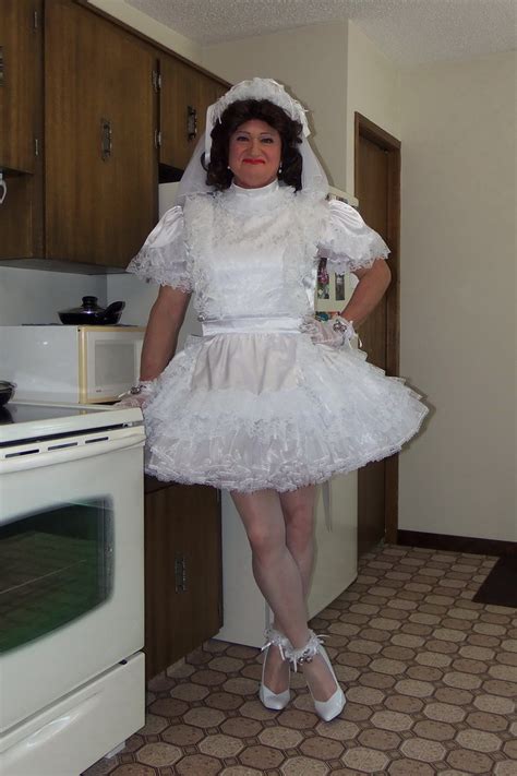 6869 Kitchen Bride Maid Teri Flickr