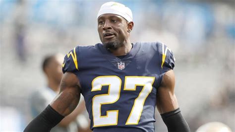 Chargers GM apologized to defensive backs during team meeting for J.C ...