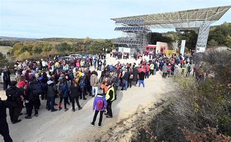 Marcha en conmemoración del XXII aniversario de los yacimientos de