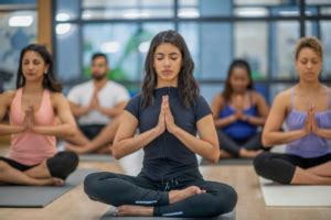 What Is Hot Vinyasa Yoga A Complete Guide To This Energizing Practice