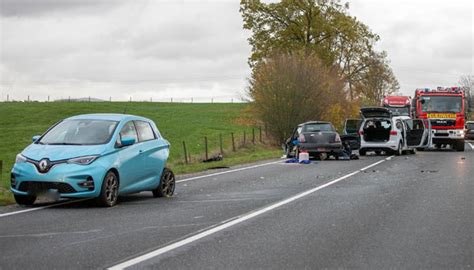 Update 37 Jähriger stirbt bei Unfall Schwerer Crash auf B458