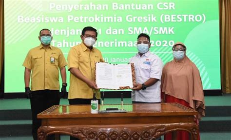 Petrokimia Gresik Salurkan Beasiswa Untuk Siswa Dan Mahasiswa Tak Mampu