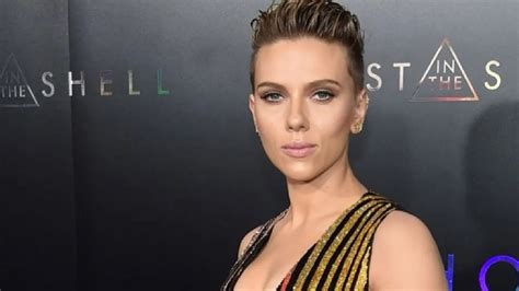 Por usar su imagen sin autorización Scarlett Johansson demanda a