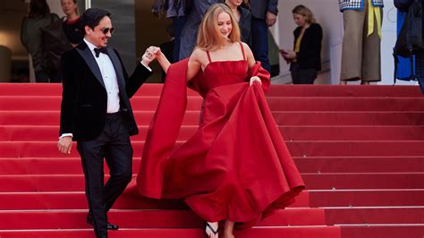 Jennifer Lawrence Sublime En Robe Rouge Dior Cannes Ce Mai Ce