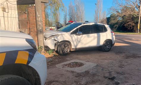 Robaron Una Camioneta Fueron Vistos Por La Policía Y Se Inició Una Persecución De Más De Cuatro