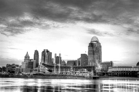 Cincinnati Ohio Skyline Photograph by William Mahnken - Fine Art America