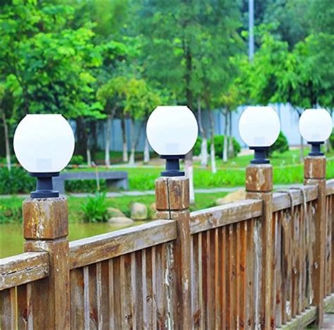 Garden Decorative Solar Fence Lights Outdoor Waterproof Solar Outdoor LED Light Fixture-in Solar ...