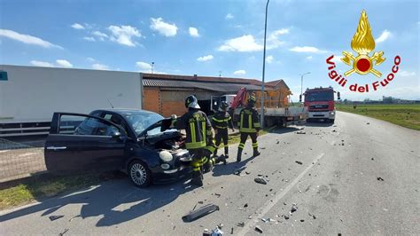 Scontro Tra Auto E Camion A Villafalletto Un Ferito In Codice Giallo In