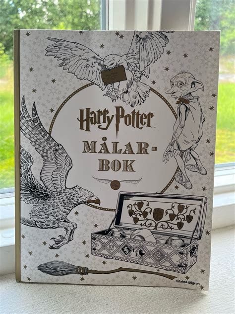 Se Produkter Som Liknar Harry Potter M Larbok Art The P Tradera