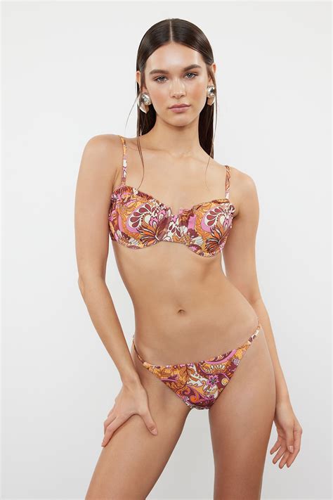 Trendyolmilla Etnik Desenli Balkonet Bağlamalı Hipster Bikini Takımı TBESS23BT00007 Fiyatı