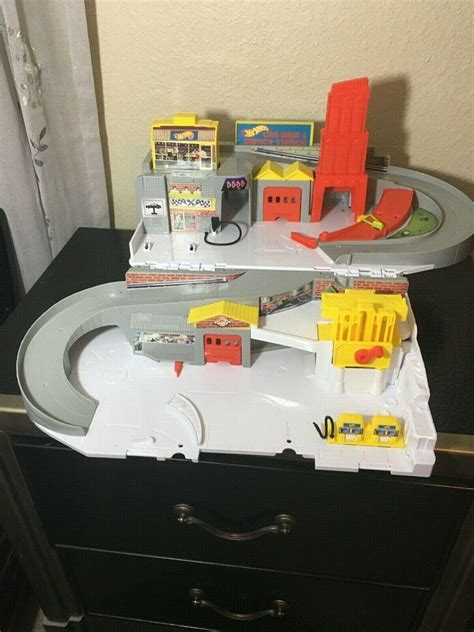 Vintage Hot Wheels Car Wash And Service Station 3790382783