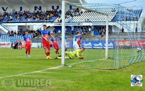 FOTO intermediară în Liga 3 Corvinul Hunedoara Metalurgistul