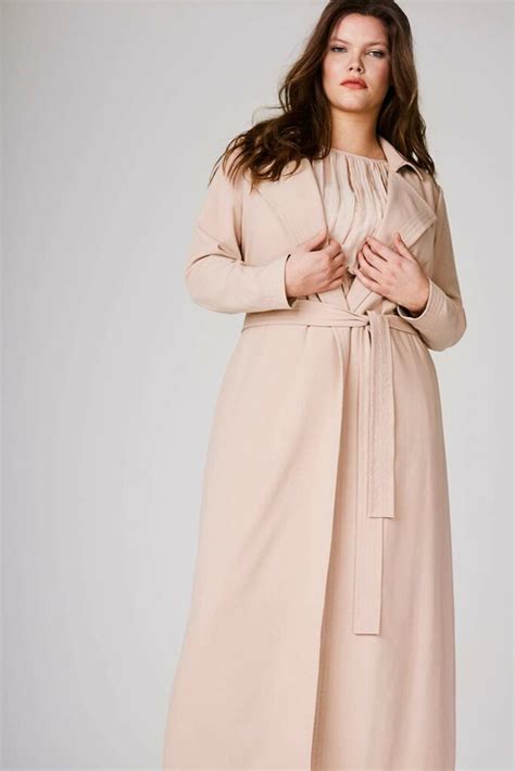 HAYLEY HASSELHOFF COLLECTION NUDE MAC The Curvy Fashionista