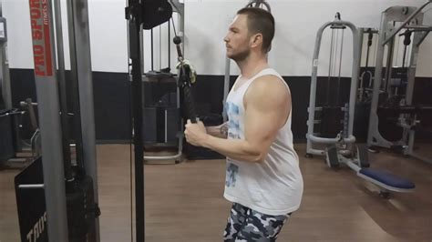 Execução Triceps Pulley ou Cross Corda YouTube