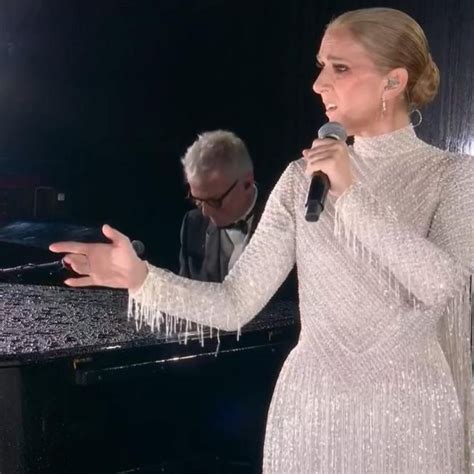 Celine Dion Canta Edith Piaf Na Torre Eiffel Durante Abertura Das