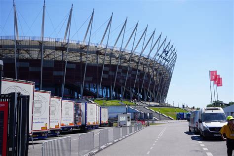 Fani Taylor Swift gotowi na kolejkowanie w Warszawie Niektórzy mogą