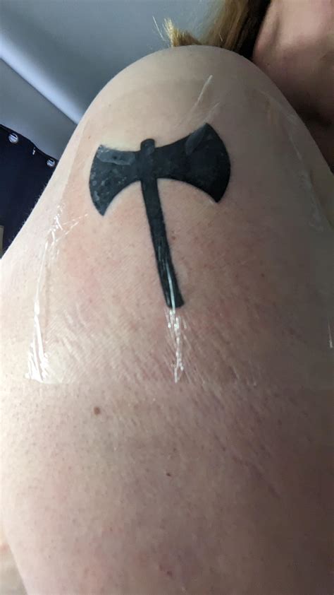 My New Labrys Tattoo I Got Done Yesterday : r/LesbianActually