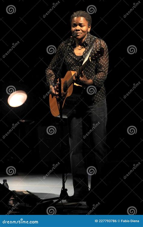 Tracy Chapman Live Concert At The Arcimboldi Theater Editorial Image ...