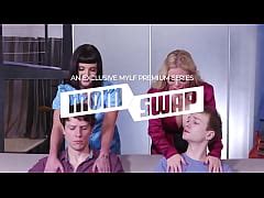 Busty Milf Dana Dearmond Suspected For Shoplifting By Security Officer Xxx Mobile Porno Videos