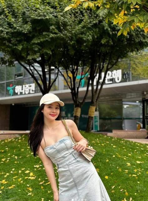 Hot girl số Đà Nẵng khoe ảnh mới lộ thềm ngực tràn viền Báo Tri thức Cuộc sống