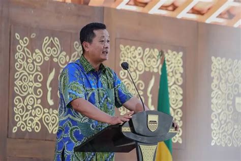 Jadi Tersangka Korupsi Proyek Bandung Smart City Ema Sumarna Mundur