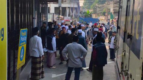 Puluhan Massa Geruduk Tempat Ibadah Di Depok Polisi Bukan Penyerangan