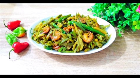 লাউ এর খোসা চিংড়ি দিয়ে ভাজি রেসিপি।। Lauer Khosha Chingri Diye Bhaja।।bottle Gourd Peel Recipe