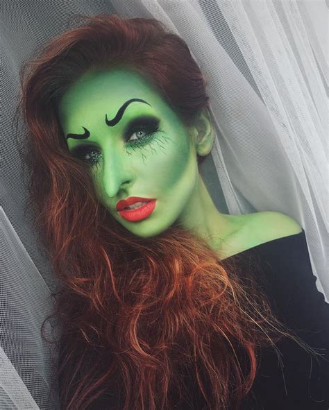 13 Witch Makeup Looks Bewitching “it” Girls Are Wearing This Halloween Halloween Makeup Witch