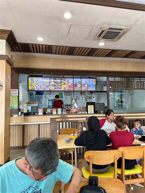 Sering Bnyk Promo Murah Review Riani Yumzone Di Restoran Golden