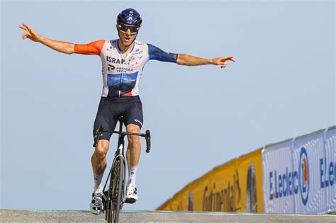 Tour de France le Canadien Michael Woods s impose au sommet du Puy de Dôme