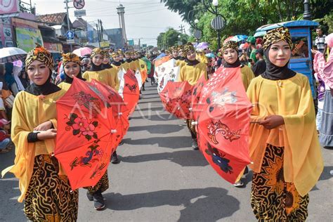 Kirab Budaya Hut Kabupaten Batang Antara Foto