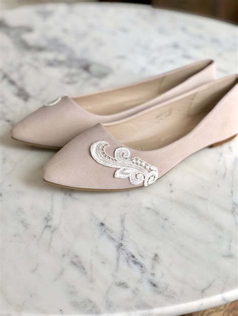 What Kind of Wedding Shoes Should the Bride Wear? | Emmaline Bride
