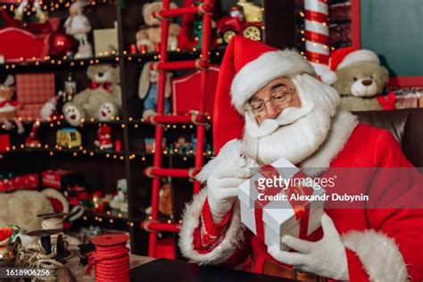 Santas House Background Stock Fotos Und Bilder Getty Images