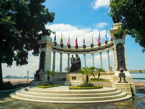 El Hemiciclo De La Rotonda Guayaquil