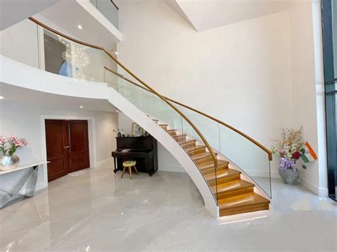 Grand Entrance Curved Staircase Nottingham Uk Demax Arch