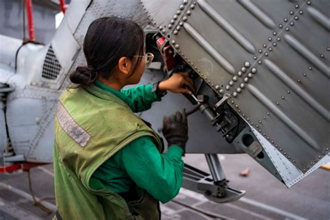 Dvids Images Hsm Sailors Conduct Maintenance Aboard Uss