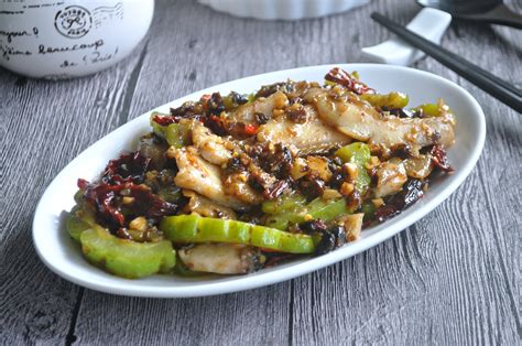 Fish Fillets with Bittergourd in Black Bean Sauce 黑豆豉苦瓜鱼 Eat What Tonight