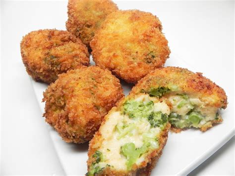 BROCCOLI CHEESE BITES