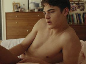 HERO FIENNES TIFFIN Nude AZNude Men
