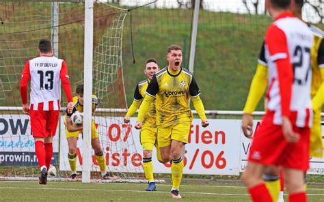 FV Diefflen spielt in Fußball Oberliga gegen FC Hertha Wiesbach 2 2