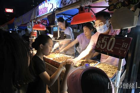 灣仔海濱藝遊坊︱煙花期間夜市暫停 甯漢豪：與聯辦機構商討時 未確定有無煙花匯演 星島日報