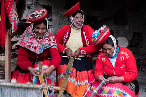 Experience Textile Making With The Peruvian Weavers Of Patacancha — And