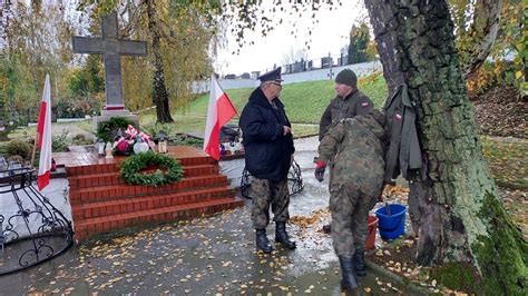 Żołnierze Wojsk Obrony Terytorialnej sprzątali groby na cmentarzach w