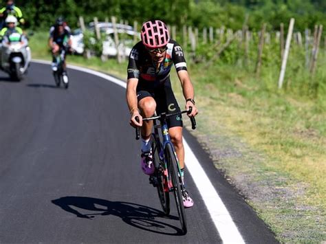 Giro 2021 Alberto Bettiol vainqueur de la 18e étape en solitaire