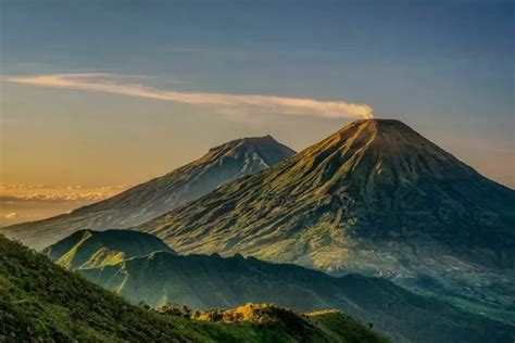 Pendakian Gunung Prau Via Jalur Patak Banteng Nikmati Keindahan